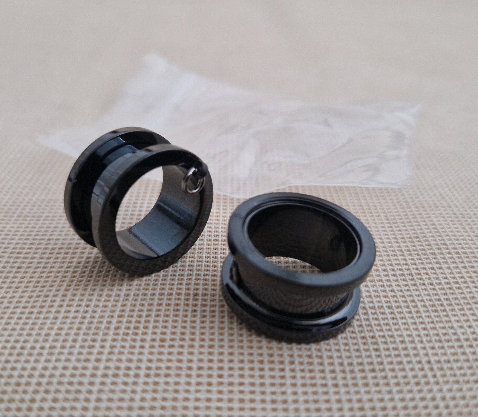16mm Alloy Black Steel Screw-On Ear Plug Stretcher Expander Piercing 1Pair
