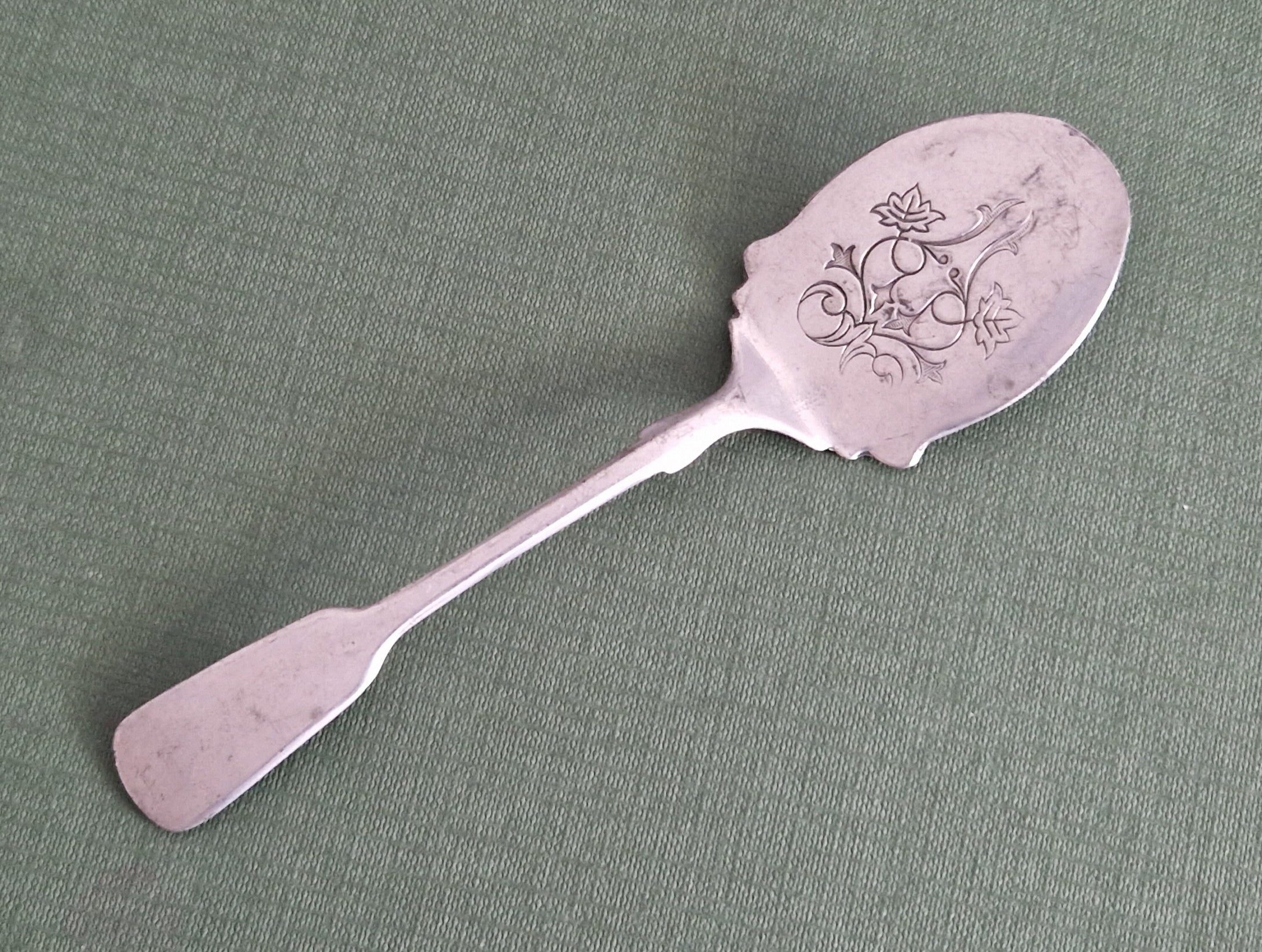 Silver Plated Jam Spoon, Fiddle Pattern - Vintage Cutlery, Tableware, Flatware, 14cm long