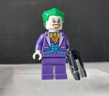 Load image into Gallery viewer, LEGO DC Super Heroes Joker Minifigure Green Hair Purple Suit Accessory
