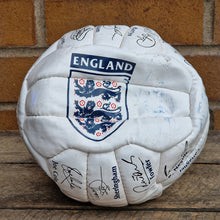 Load image into Gallery viewer, Hy-Pro England Printed Signature Football Beckham, Cole, James, Lampard, Owen
