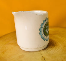 Load image into Gallery viewer, J&amp;G Meakin Studio Vintage Blue Flower CAPRI Pattern Milk Cream Gravy Jug
