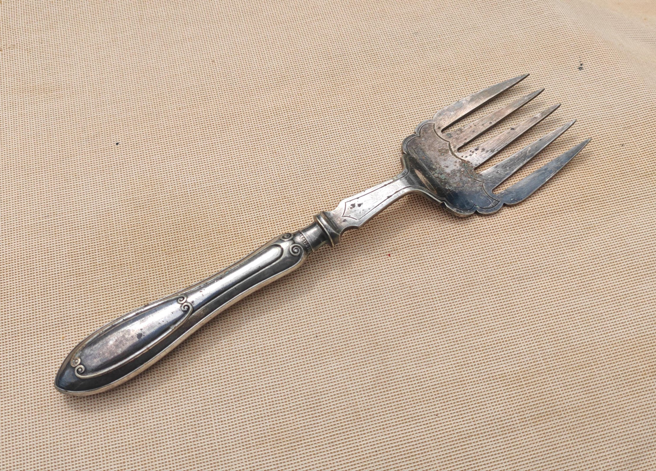 Antique Silver Plated Serving Fork – Ornate Victorian Style – Rd 105572 – 24cm Long x 5.5cm Wide