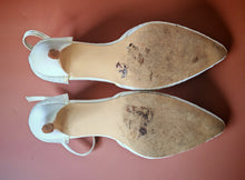 Load image into Gallery viewer, Wedding Collection Cream Lace Wedding Shoes – UK Size 5 – Used
