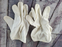 Load image into Gallery viewer, Vintage Freemasons Masonic masonic ROH Old Hakin Lodge 7202 regalia and gloves,
