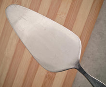 Load image into Gallery viewer, Vintage Stainless Steel Cake Slice Pie Server, Viners International , 25.5cm long
