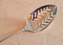 Load image into Gallery viewer, Vintage Slotted Serving Spoon / Skimmer – Plastic Handle – 27.5cm – Used
