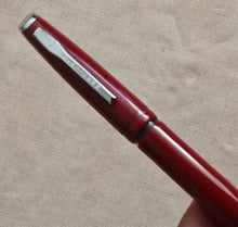 Load image into Gallery viewer, Vintage Platignum Fountain Pen , Burgundy Red , 13.5cm , Used , No Ink
