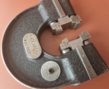 Load image into Gallery viewer, Matrix 3/8" x 32 W Form BSI MED Adjustable Thread Caliper Gauge In Case 2/17G 2
