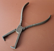 Load image into Gallery viewer, Vintage Ceka 3754 pincers cobblers joiner wire snips pliers Tool
