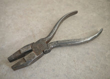 Load image into Gallery viewer, Vintage 15cm Combination Pliers , Wire Cutter &amp; Gripping Tool , Steel Used Tool
