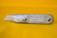 Load image into Gallery viewer, Vintage Grey HANDLE Stanley Knife 199  - for Craft Work in Good Condition
