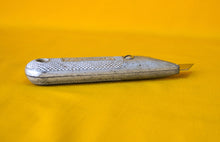 Load image into Gallery viewer, Vintage Grey HANDLE Stanley Knife 199  - for Craft Work in Good Condition
