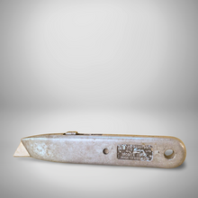 Load image into Gallery viewer, Vintage Guy Brand Tools Model 1670 Utility / Carpet Knife Cutting Tool
