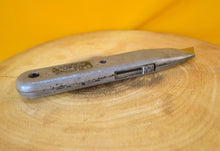 Load image into Gallery viewer, Vintage Guy Brand Tools Model 1670 Utility / Carpet Knife Cutting Tool

