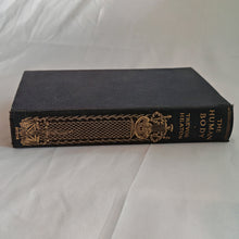 Load image into Gallery viewer, THE HUMAN BODY by TREVOR HEATON 1928 Reprinted Vintage Book George G Harrap &amp; Co Ltd
