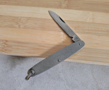 Load image into Gallery viewer, Vintage Single Blade Folding Pocket Knife Stainless Steel Lark Brand China
