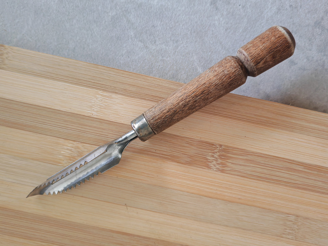 Vintage Wooden Handle Vegetable Peeler - 20cm