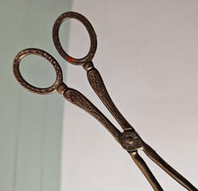 Load image into Gallery viewer, Vintage Silver Plated Bird Claw Serving Tongs – 22.5cm Long – Ornate Design
