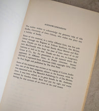 Load image into Gallery viewer, Vintage 1964 Book An Old Fashioned Christmas by Paul Engle – Hardcover with Dust Jacket – Illustrated by Eleanor Pownall Simmons
