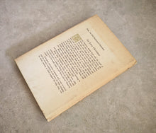Load image into Gallery viewer, Vintage 1964 Book An Old Fashioned Christmas by Paul Engle – Hardcover with Dust Jacket – Illustrated by Eleanor Pownall Simmons

