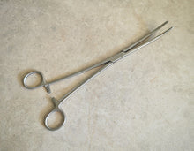 Load image into Gallery viewer, Vintage 26cm Stainless Steel Medical Artery Forceps / Clamp / Surgical Tool
