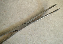 Load image into Gallery viewer, Vintage 26cm Stainless Steel Medical Artery Forceps / Clamp / Surgical Tool
