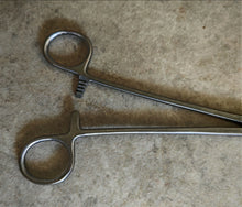 Load image into Gallery viewer, Vintage 26cm Stainless Steel Medical Artery Forceps / Clamp / Surgical Tool
