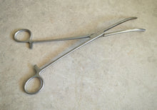 Load image into Gallery viewer, Vintage 26cm Stainless Steel Medical Artery Forceps / Clamp / Surgical Tool
