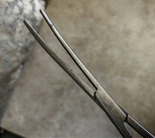Load image into Gallery viewer, Vintage 26cm Stainless Steel Medical Artery Forceps / Clamp / Surgical Tool
