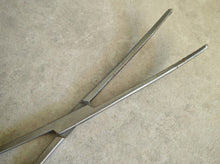 Load image into Gallery viewer, Vintage 26cm Stainless Steel Medical Artery Forceps / Clamp / Surgical Tool
