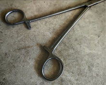 Load image into Gallery viewer, Vintage 26cm Stainless Steel Medical Artery Forceps / Clamp / Surgical Tool
