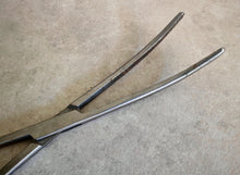 Load image into Gallery viewer, Vintage 26cm Stainless Steel Medical Artery Forceps / Clamp / Surgical Tool
