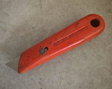 Load image into Gallery viewer, Vintage Stanley 199A Utility Knife - Made in England - Orange Metal Body - Used Condition
