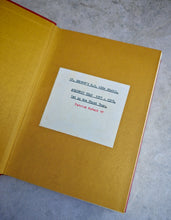 Load image into Gallery viewer, Vintage 1977 Gulliver’s Travels by Jonathan Swift - Illustrated by Derick Bowen - Purnell Hardcover
