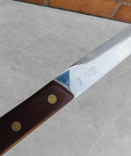 Load image into Gallery viewer, Vintage Friar Ham Slicer Knife with Original Sheath – Sheffield Steel – Wooden Handle – Sanders &amp; Bowers Ltd
