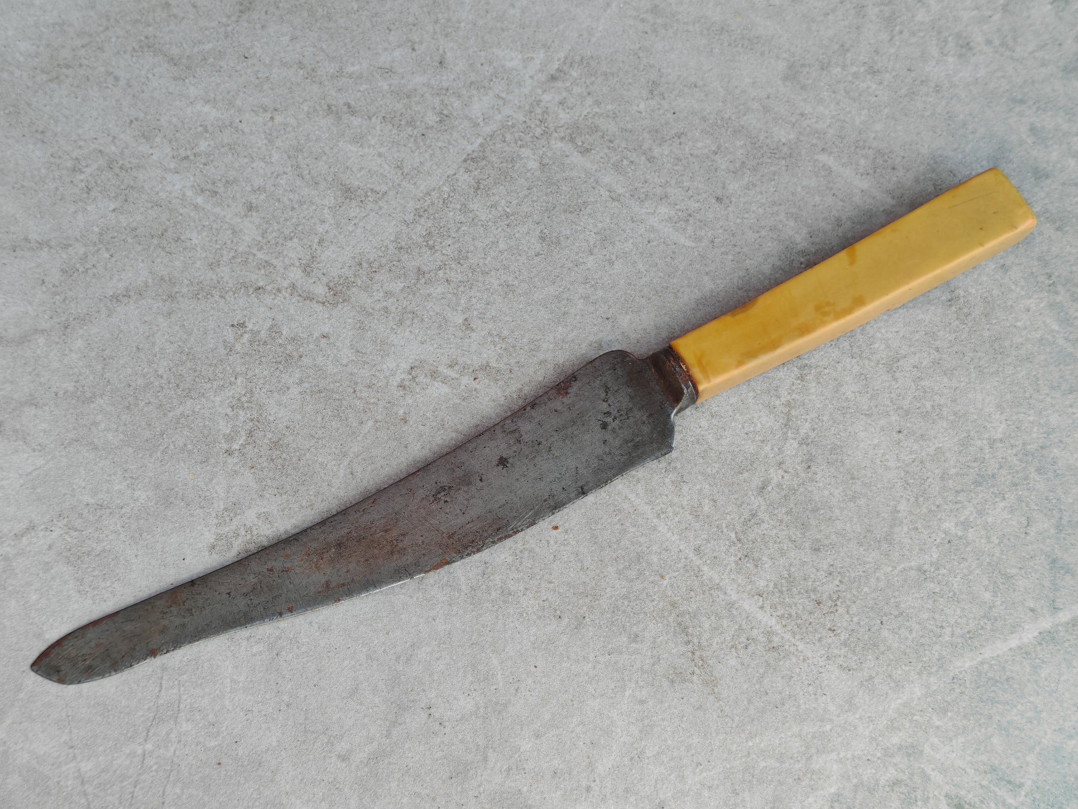 Vintage Curved Steel Blade Knife with Cream Handle – Rustic 27.5cm Utensil