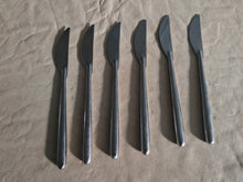 Load image into Gallery viewer, Set of 6 Guy Degrenne Stainless Steel Dinner Knives – 22.5cm – Modern Minimalist – Used
