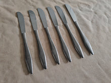 Load image into Gallery viewer, Set of 6 Stainless Steel Table Knives – 20.5cm – Used – Vintage Modern Design

