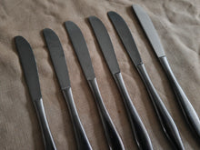Load image into Gallery viewer, Set of 6 Stainless Steel Table Knives – 20.5cm – Used – Vintage Modern Design
