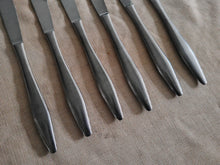 Load image into Gallery viewer, Set of 6 Stainless Steel Table Knives – 20.5cm – Used – Vintage Modern Design
