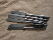Load image into Gallery viewer, Set of 6 Stainless Steel Table Knives – 20.5cm – Used – Vintage Modern Design
