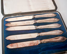 Load image into Gallery viewer, Vintage Walker &amp; Hall Sheffield Silver Plate Knife Set Boxed 5 Knives (1 Missing) 18cm
