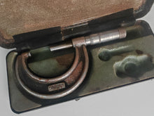 Load image into Gallery viewer, JT Slocomb Co 1"-2" Micrometer Gauge Vintage Precision Measuring Tool w/ Case
