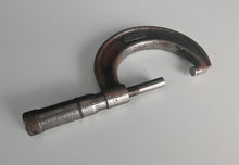 Load image into Gallery viewer, JT Slocomb Co 1"-2" Micrometer Gauge Vintage Precision Measuring Tool w/ Case
