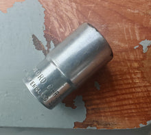 Load image into Gallery viewer, Bedford 11/16 AF Socket SJA22 Chrome Vanadium Made in England 1/2" Drive
