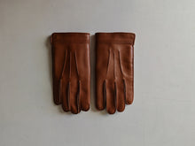 Load image into Gallery viewer, Vintage Tan Vinyl Gloves with Warm Lining – Size Medium – Made in Hong Kong
