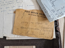 Load image into Gallery viewer, 18 x vintage ephemera in a brown wallet: 1952 Calender, Photograph, Envelope, Medical Card, Religiou
