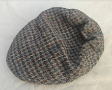 Load image into Gallery viewer, Vintage Harris Tweed Flat Cap – Hand Woven 100% Wool Made in Scotland
