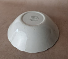 Load image into Gallery viewer, J &amp; G MEAKIN Royal Staffordshire set of 2 Bowls - Windsong Brown
