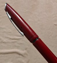 Load image into Gallery viewer, Vintage Platignum Fountain Pen , Burgundy Red , 13.5cm , Used , No Ink
